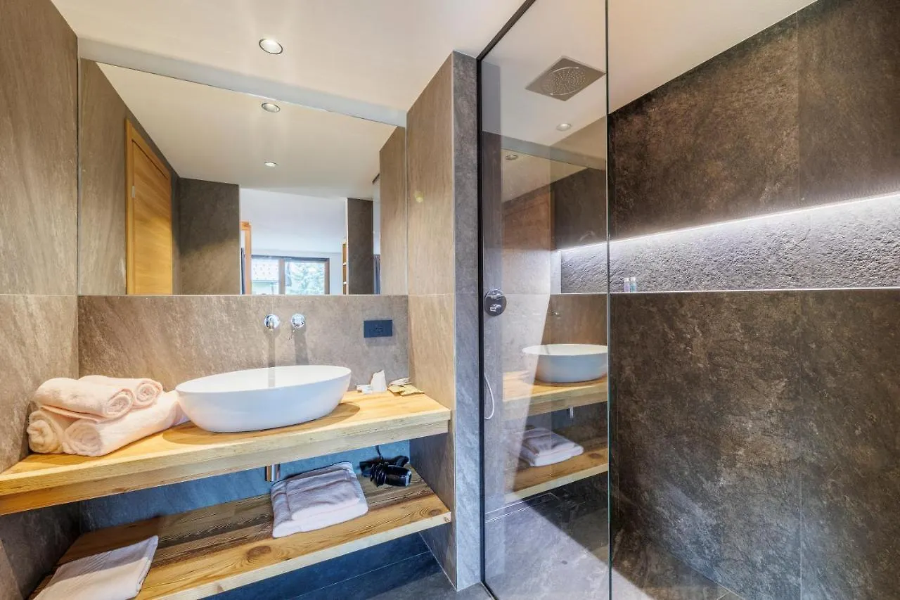 Steinbock B&B - Apartaments Livigno Hotel