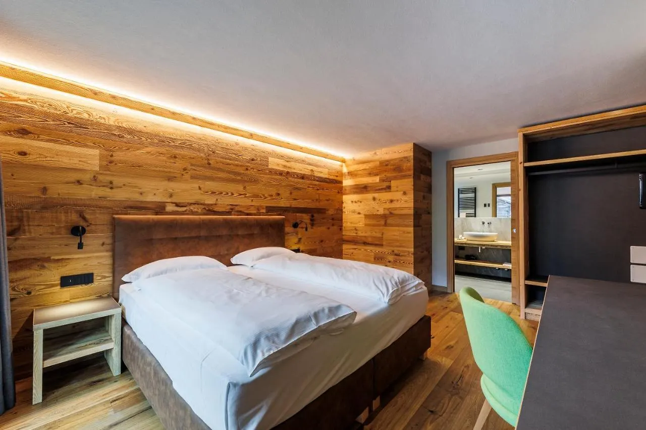 Steinbock B&B - Apartaments Livigno Hotel
