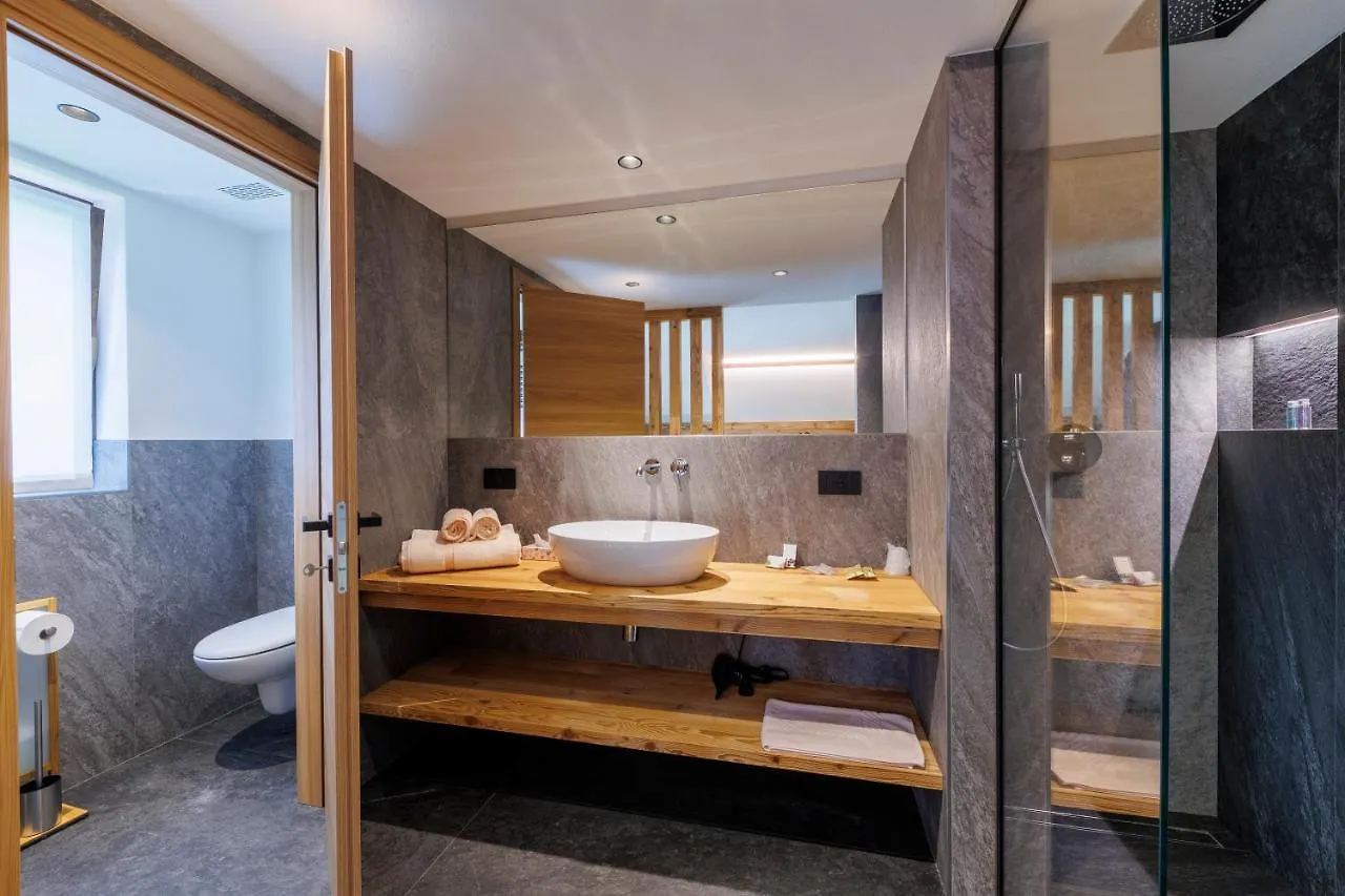Steinbock B&B - Apartaments Livigno Hotel