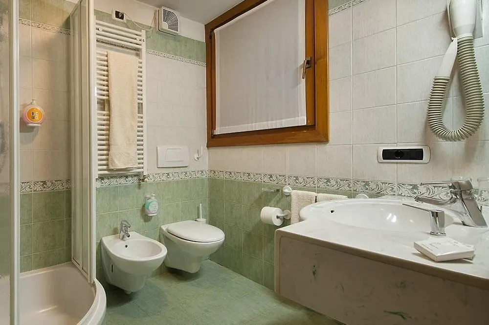 Steinbock B&B - Apartaments Livigno Hotel