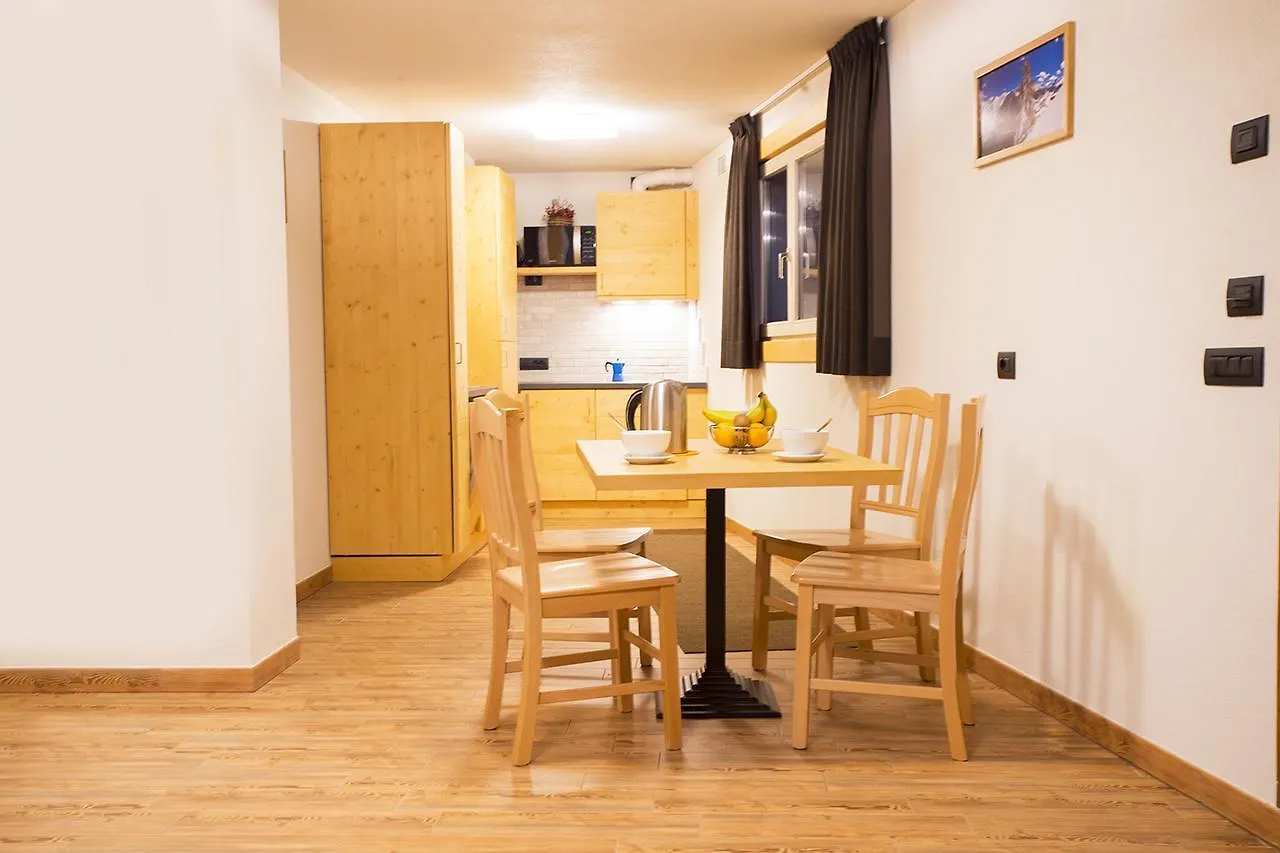 Steinbock B&B - Apartaments Livigno Hotel